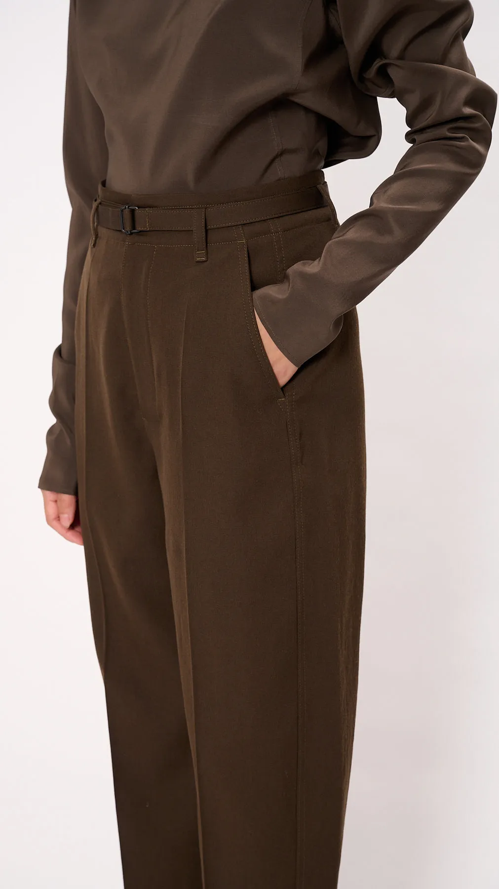 Belted Soft Tailored Pants in Kobicha Brown